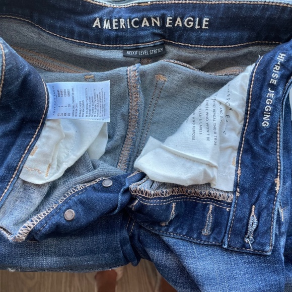 Women’s American Eagle Distressed High Rise Jeggings Size 6 *SHORT* - Picture 3 of 4